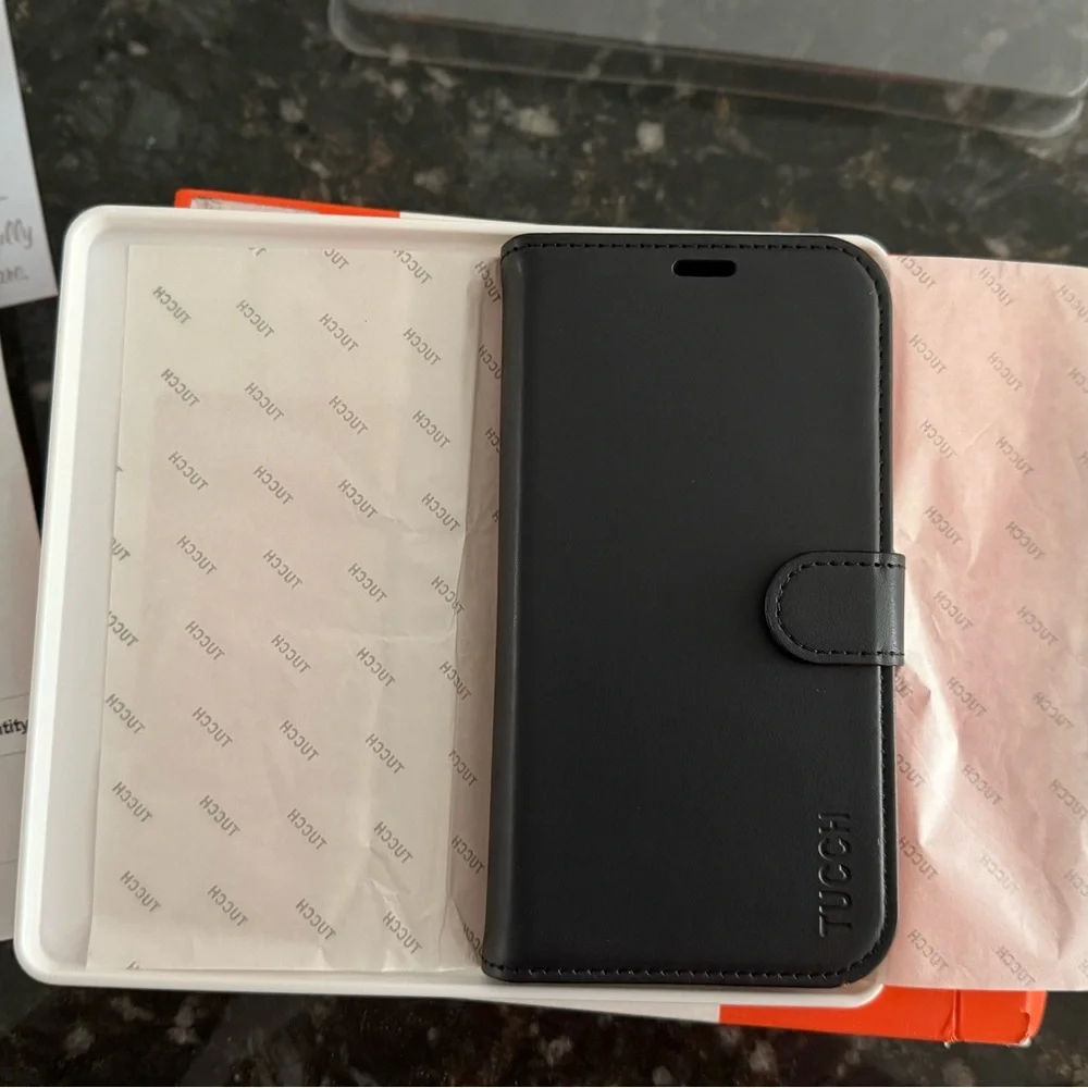 iPhone 15 Pro 6.1 Black Folio Case Wallet